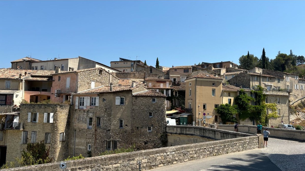 Vaison-la-Romaine vue depuis le pont romain